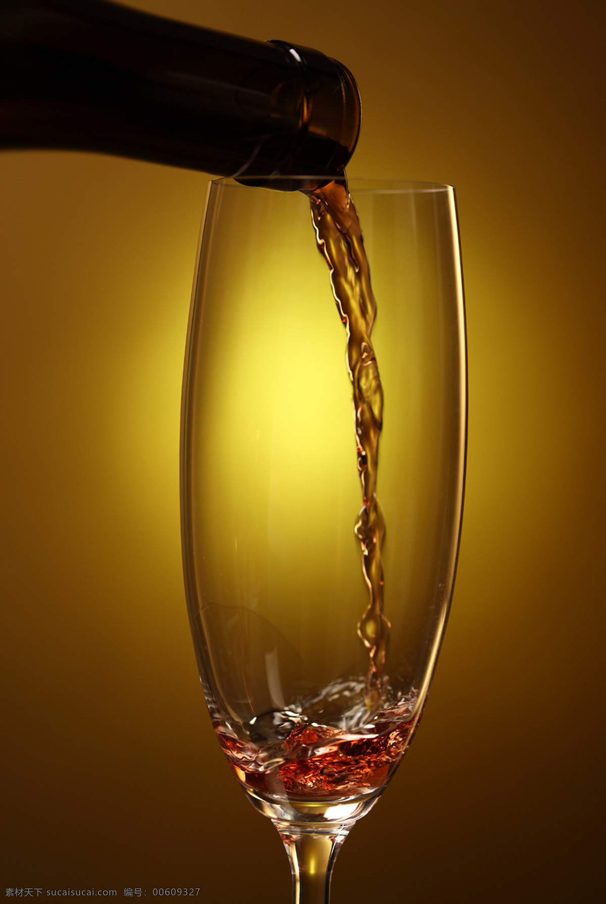玻璃杯 餐飲美食 倒紅酒 飛濺 高腳杯 紅酒 紅葡萄酒 節(jié)日慶祝 倒 香檳 葡萄酒 美酒 洋酒 動(dòng)感紅酒 酒 香檳酒 節(jié)日素材 飲料酒水 體育用品 高清 生活百科 psd源文件