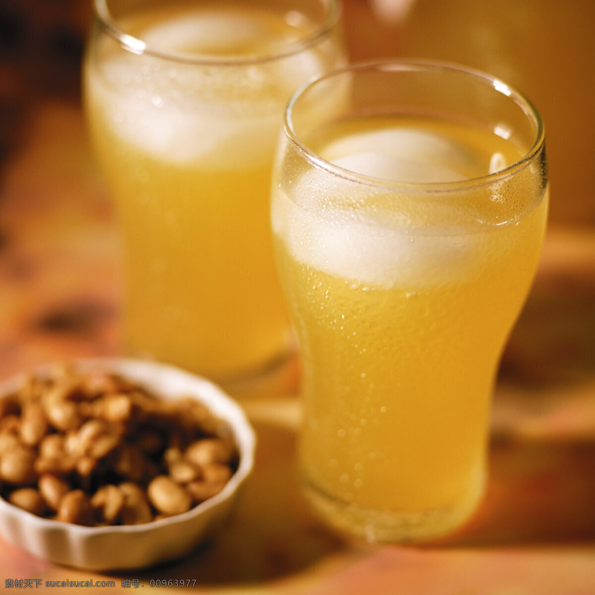 果汁 玻璃杯 餐飲美食 橙汁 夏日飲品 飲料 飲料酒水 psd源文件 餐飲素材