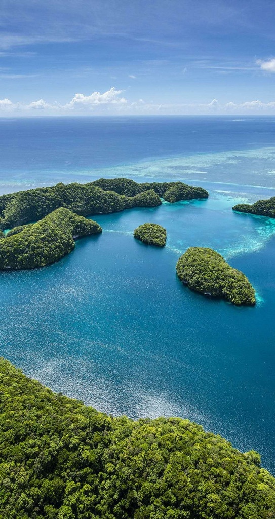 江河湖海 湖水 绿地 蓝天 白云 风景 旅游摄影 国外旅游