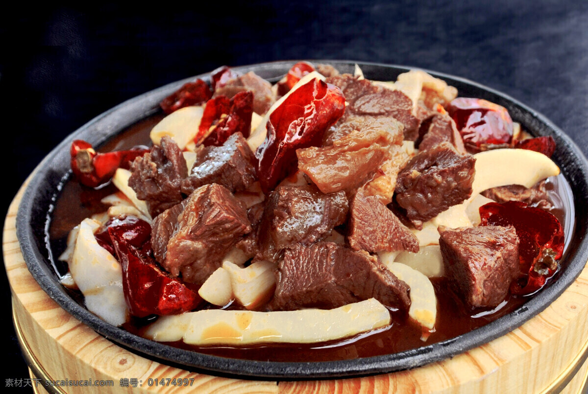 脆筍燒耙牛肉 美食 牛肉 辣 木盆 燒耙牛肉 傳統(tǒng)美食 餐飲美食