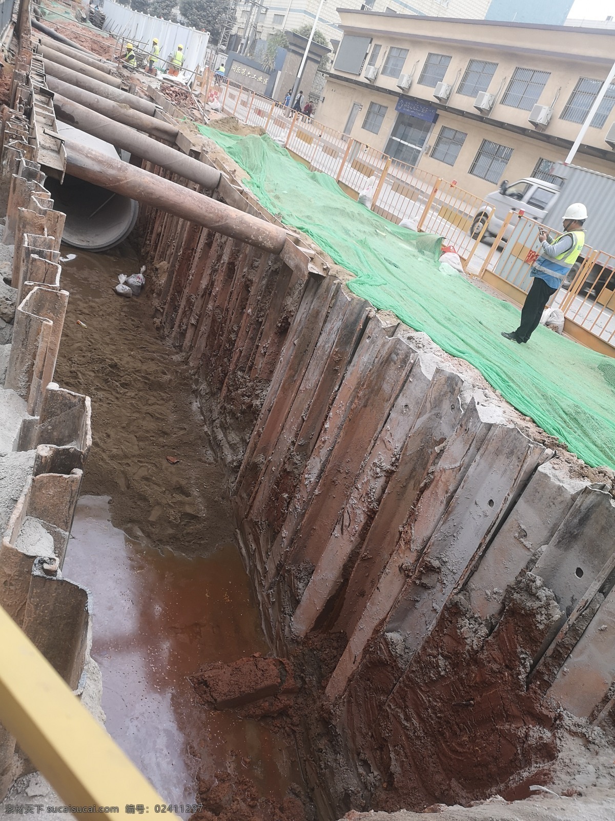 下水道 管道 施工 工程 道路 排水 井蓋 下水渠 排水溝 排水設(shè)施 城市規(guī)劃 排污 公路 設(shè)施 下水 公路排水 城市建設(shè) 路面積水 水道 堵塞 鋪路 施工工人 鋼架 水泥管 黑渠 污渠 修路 修水管 城市血脈 清污 措施 油路 基礎(chǔ)設(shè)施 社區(qū)建設(shè) 排污治理 槽鋼 鋼柱 立柱 管道連接 污水治理 生活百科 生活素材