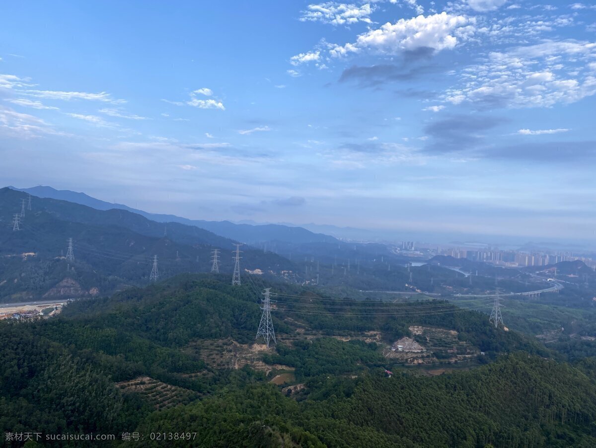 山谷图片 山 山谷 蓝天 青山 城市 电缆 高压电线 旅游摄影 自然风景