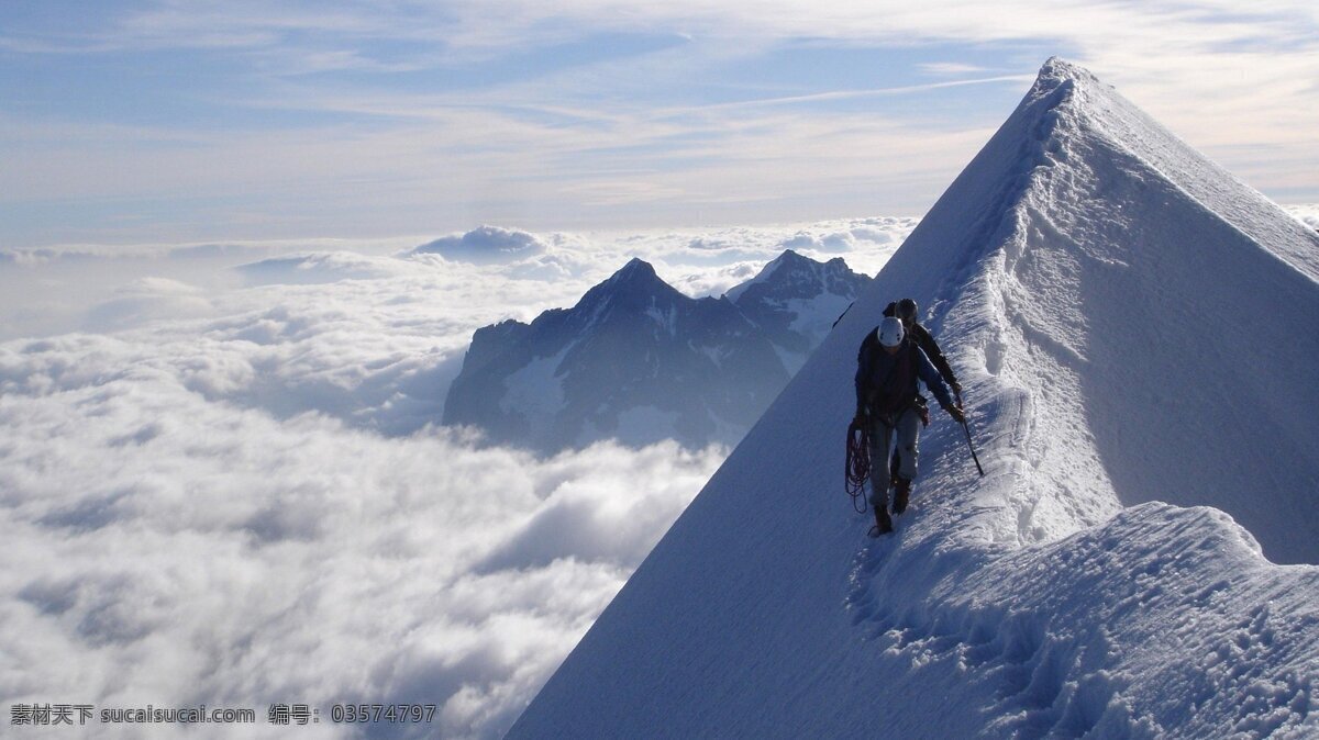 雪山 上 冒险家 山峰 爬山 调整 路程 攀登者 冒险者 雪山冒险 云海 山峦 登高 雪地冒险 雪地 冬天 冰雪天地 自然风景 自然风光 风景 自然景观