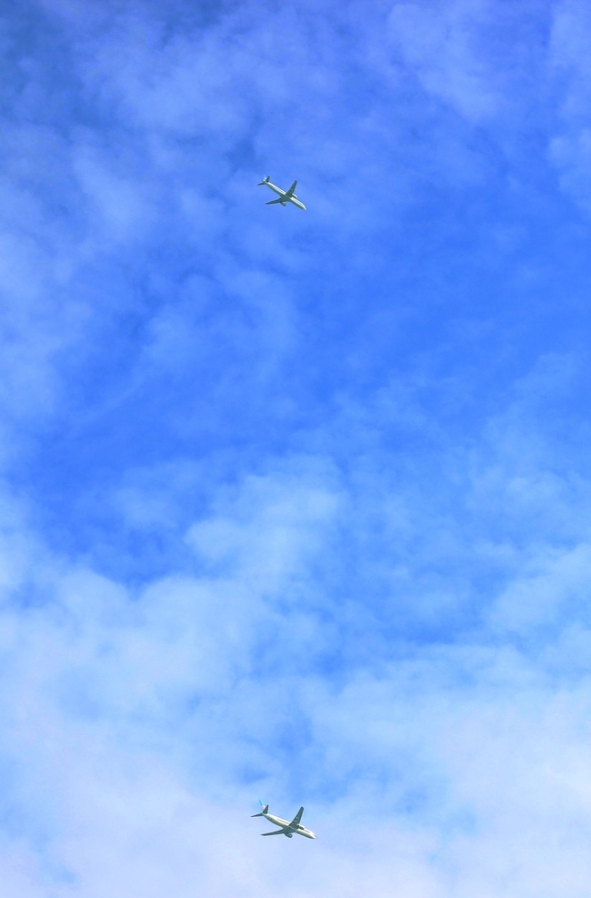 蓝天 白云 飞机图片 云 蓝 飞机 天空 高空 云层 云朵 自然 天上 夏天 背景 色彩 旅行 自然景观 自然风景