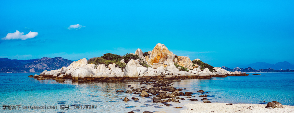 美丽 海岛 礁石 美丽的海岛 和礁石 大海 海边 海洋 岩石 石头 蓝天 自然景观 自然风景 旅游摄影