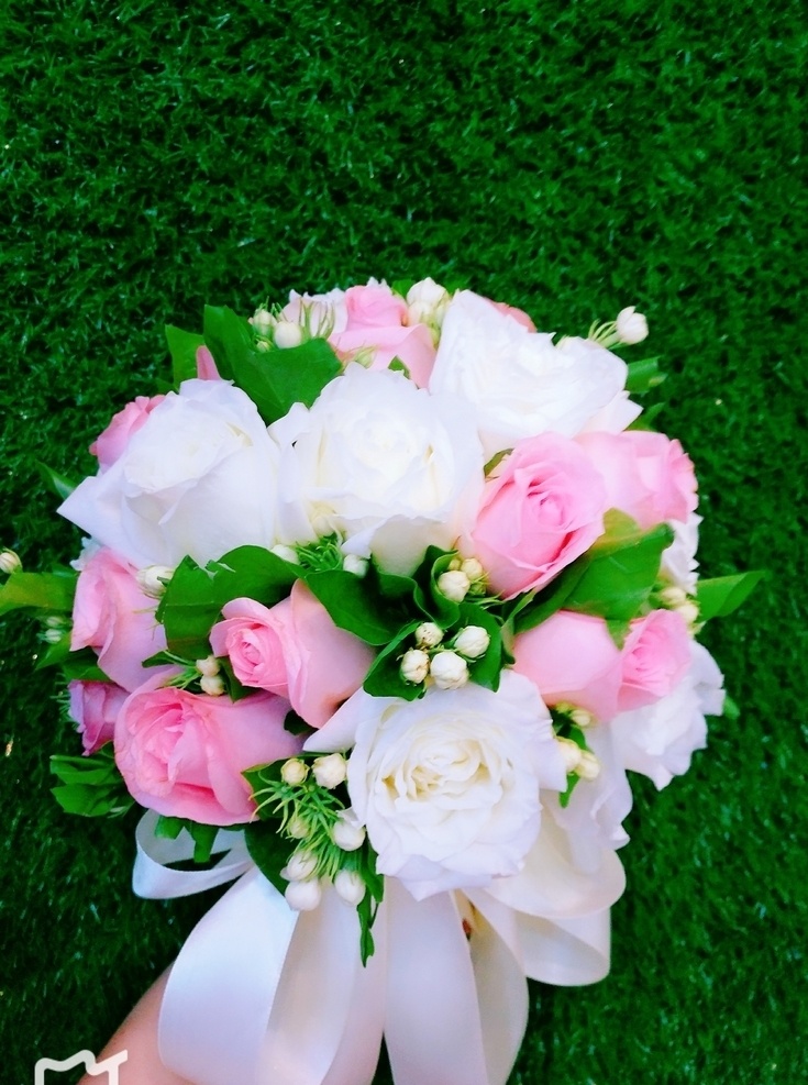 手捧花圖片 手捧花 捧花 婚禮 結(jié)婚 花藝 鮮花 花禮 生活百科 生活素材