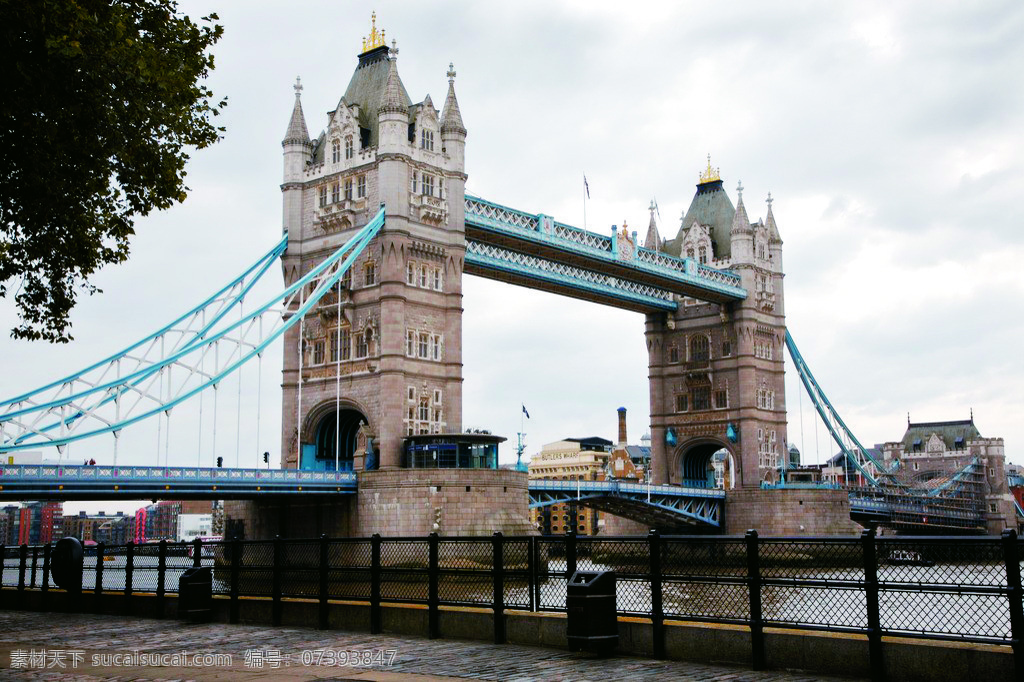 伦敦 风光 雕像 吊灯 建筑 建筑景观 街道 路牌 桥梁 伦敦风光 伦敦风情 自然景观 装饰素材 灯饰素材
