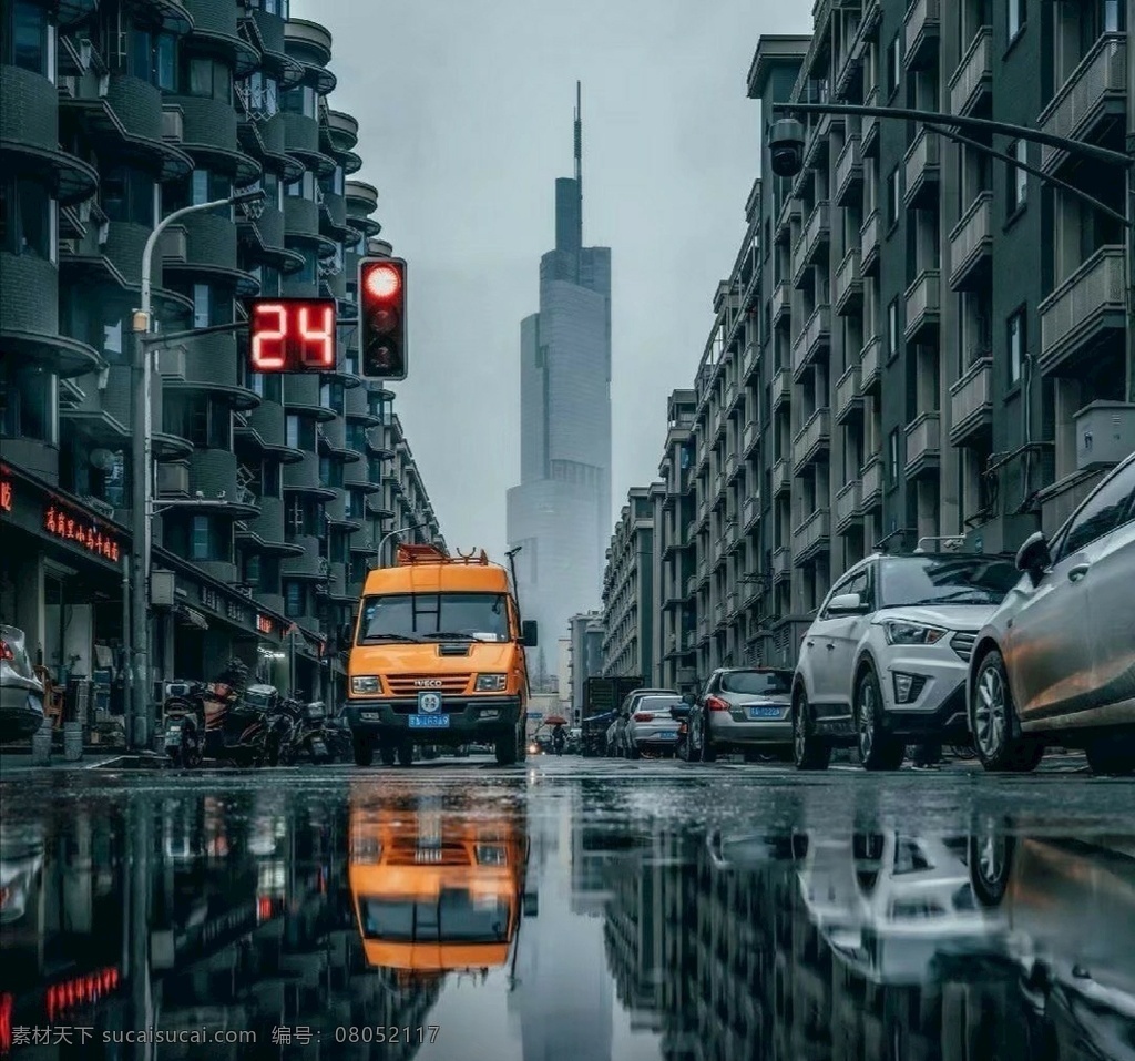 南京街景 雨后 高樓 校車 紅綠燈 建筑 旅游攝影 國內(nèi)旅游