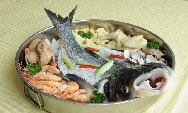 大盤魚 傳統(tǒng)美食 特色菜 美食圖片 餐飲 酒店菜品 菜品攝影 中式菜品 餐飲美食 美味 好食 熟食 高清 背景 花朵 裝飾 美圖 菜譜 美食攝影