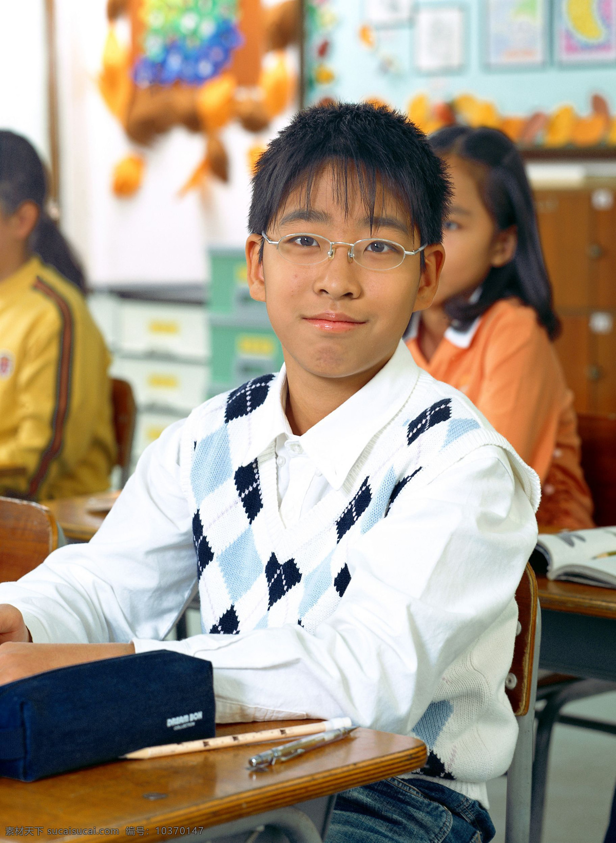 兒童攝影 眼鏡 上課 兒童 人物 人物圖庫 兒童幼兒 攝影圖庫