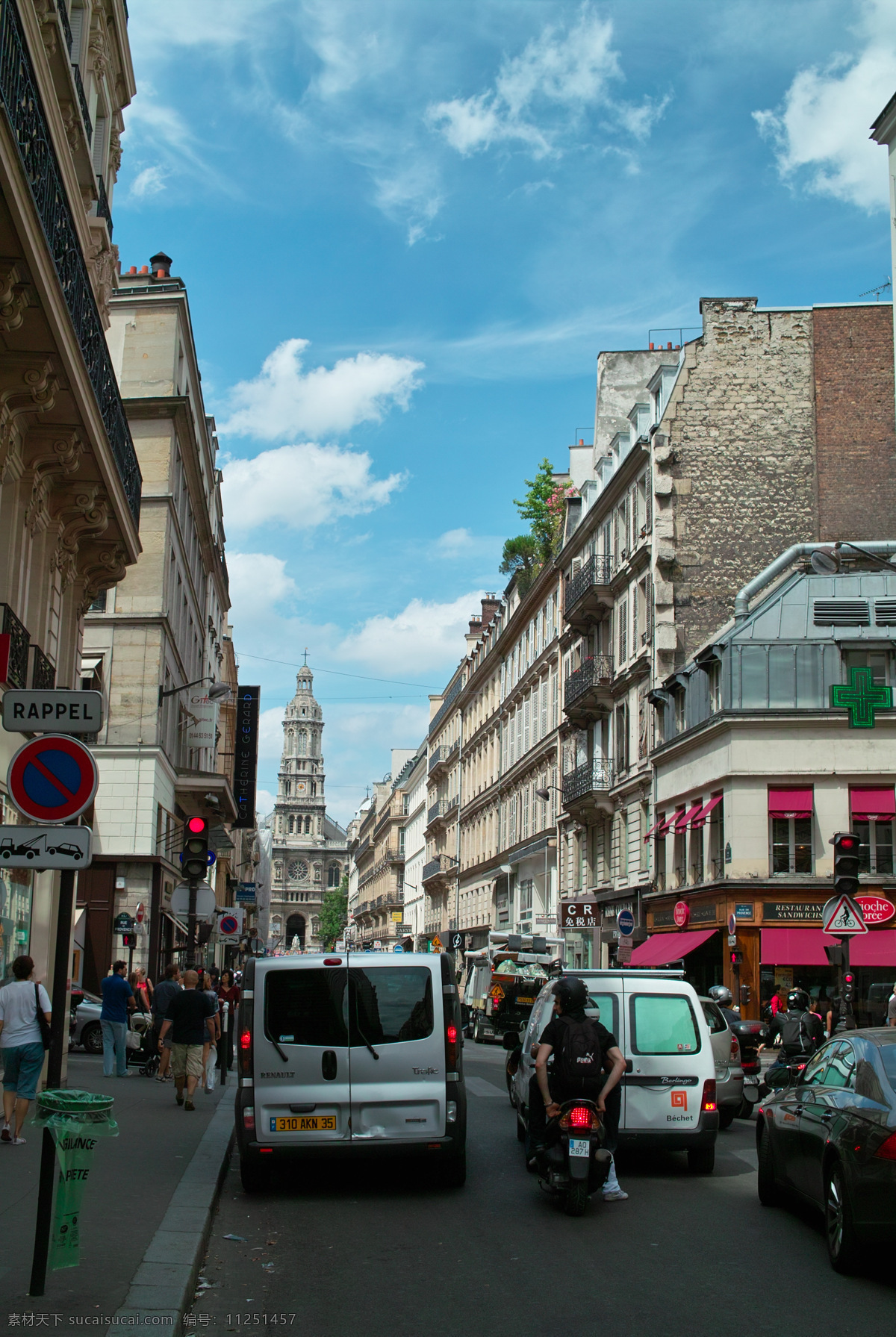 巴黎 道路 国外旅游 街景 旅游摄影 摩托車 行人 街面建築 小型車 交通信號燈 指示牌 藍天 景觀 世界名城 巴黎風光 psd源文件