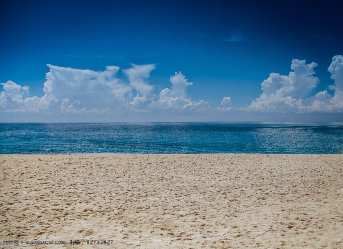 美丽 度假 海滩 度假海滩 美丽的海滩 沙滩 洁白的沙滩 大海 海景 度假胜地 旅游胜地 旅游画册 旅游杂志 天涯海角 蓝天 白云 自然景观 自然风景