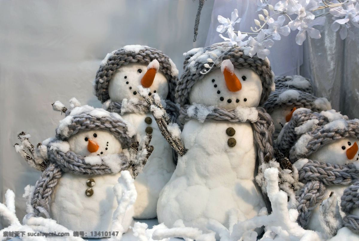 雪人 可愛雪人 圣誕節(jié) 圣誕禮物 圣誕元素 禮物 卡片 文化藝術(shù) 節(jié)日慶祝 雪地 小雪人 雪景 自然景觀