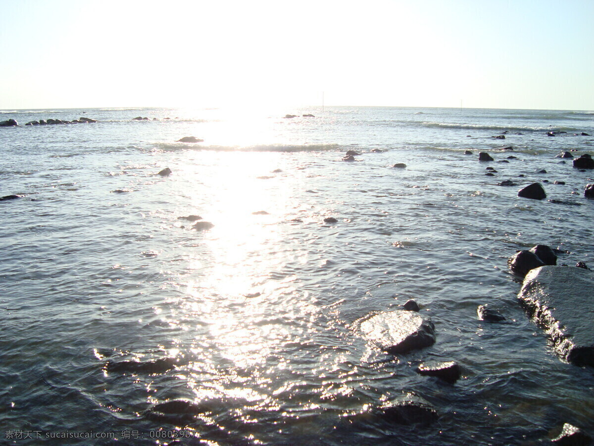 日出海边摄影 海边摄影 大海 自然景观 海景 日出 光影反射 海浪 水波 天海一线 美丽风光 风光摄影 海岸风光 海洋 景色素材 山水风景 白色