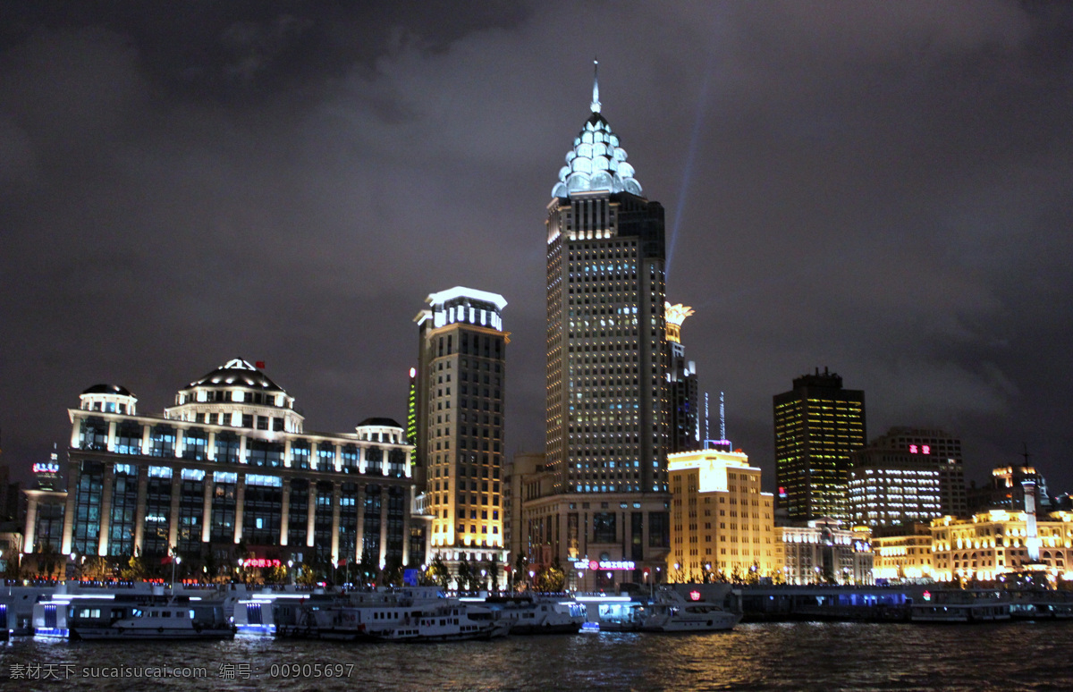 城市 大厦 高楼 建筑 建筑景观 上海滩 夜晚 上海滩建筑 灯影 自然景观 psd源文件