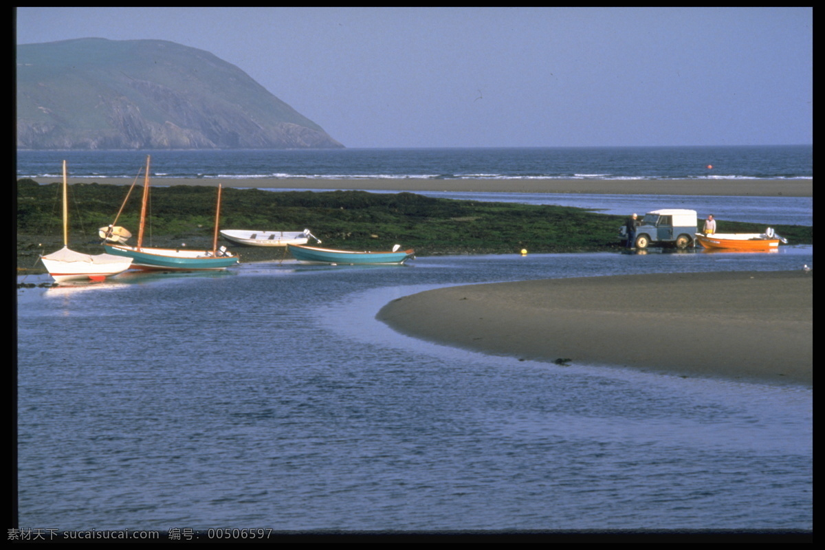 海滩 海水 汽车 沙滩 山 山水风景 摄影图库 自然景观 滩 船支 岸边 psd源文件