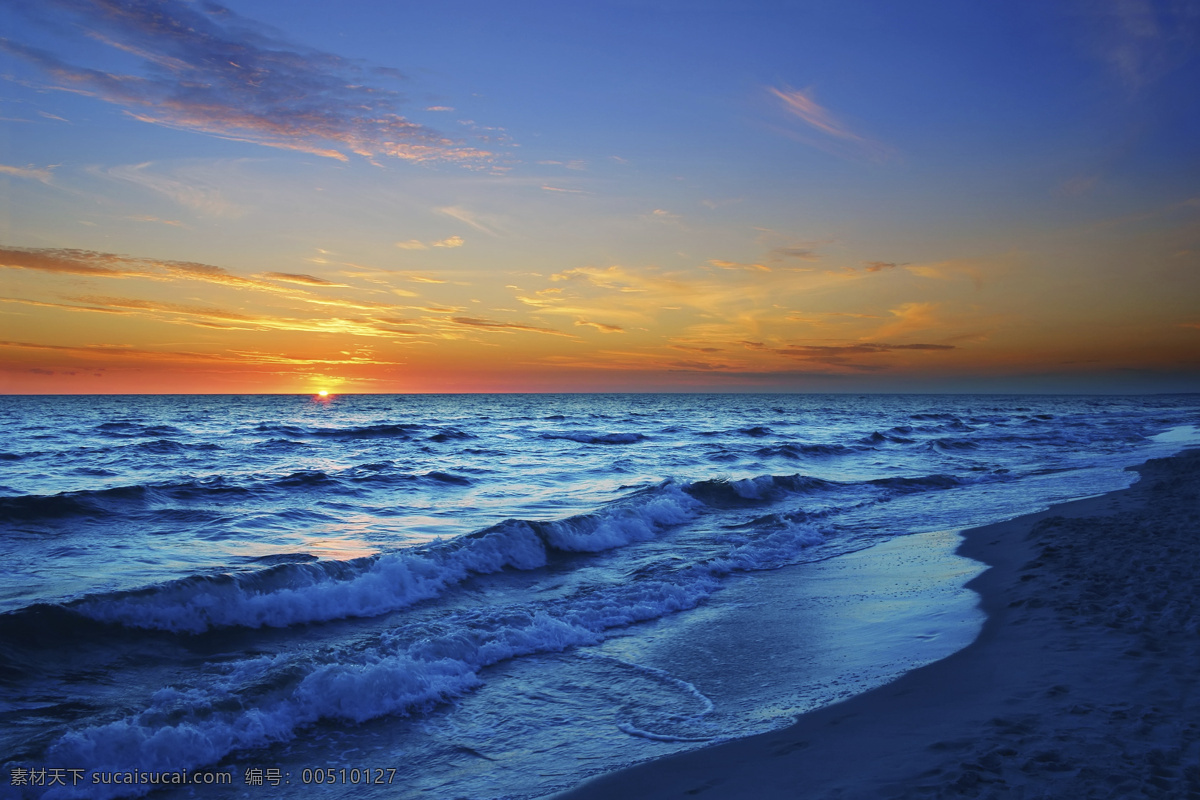 白云 波浪 风光 干净 海浪 海滩 海洋 夕阳 大海 沙滩 夕阳大海沙滩 云彩 火烧云 浪花 砂石 清澈 阳光 太阳 蓝天 夏日风景 夏季风景 热带风景 自然风景 自然景观 自然风景系列 psd源文件