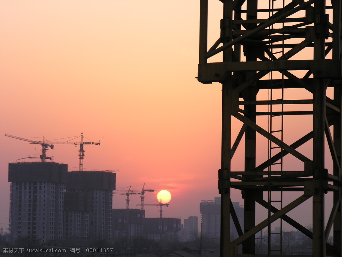 夕阳下的工地 建筑 房地产开发 塔吊 建筑园林 建筑摄影 摄影图库