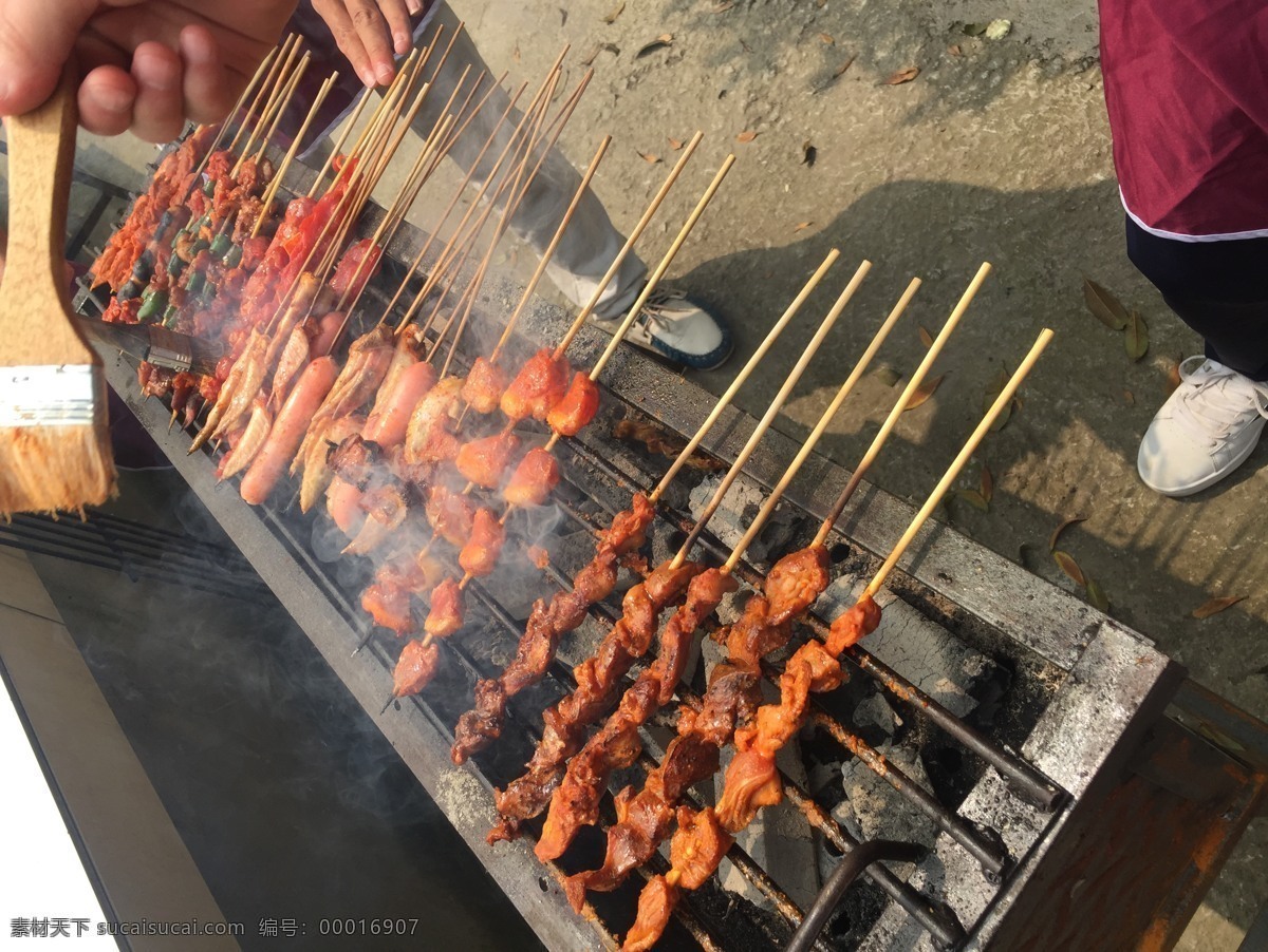 烤 烧烤 小吃 碳烤 野味 烤肉串 烤肉 风味 美食 烤鸡 牛板筋 烧烤架 吃烧烤 木炭烧烤 烤鱿鱼 色香味 羊肉串 烤鸡翅 烧烤食材 餐饮美食 传统美食