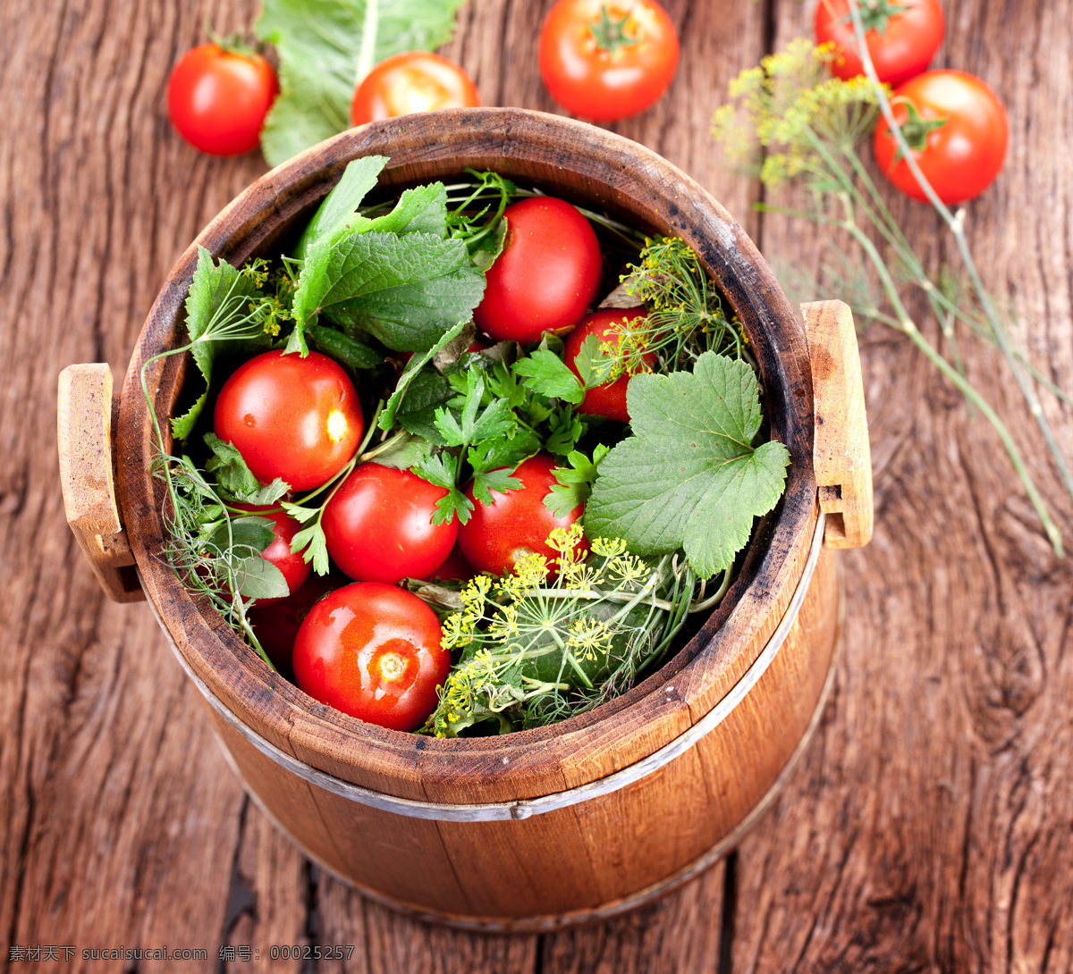 木桶西红柿 水果 西红柿 小西红柿 小可爱 叶子 木桶 木板 番茄 餐饮美食