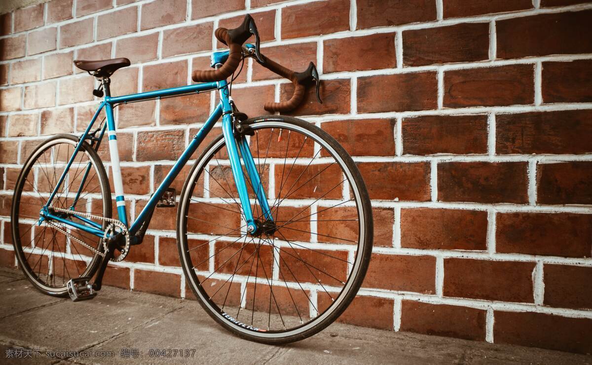 自行车图片 自行车 单车 二轮车 脚踏车 轮圈 链条 车把手 代步 出行 绿色环保 交通 现代科技 交通工具