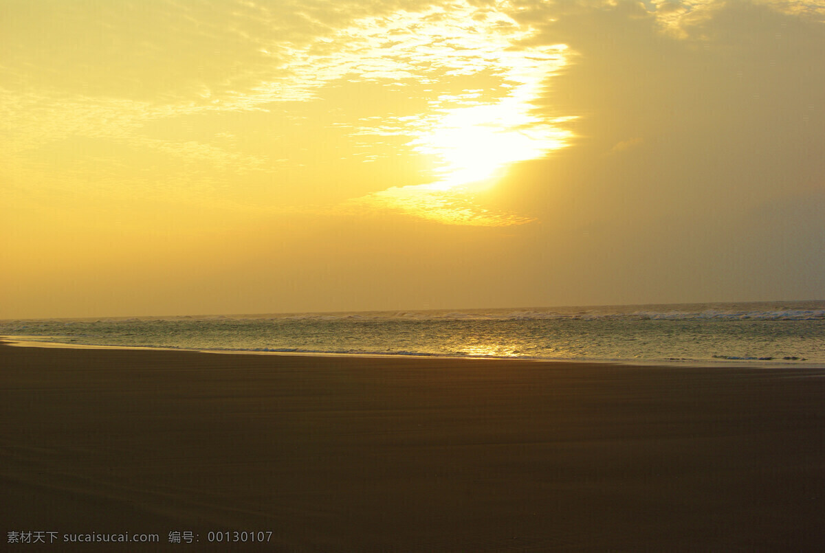 夕陽 旅遊 景觀 景象 天空 雲彩 海岸 沙灘 沙洲 黃昏 彩霞 自然风景 自然景观 黄色