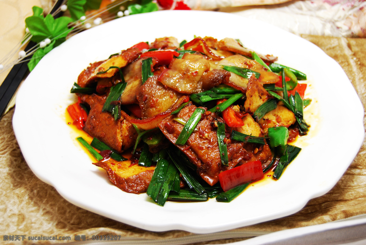 回锅肉 家常菜 家常回锅肉 蒜苗炒回锅肉 家常小炒 餐饮美食 传统美食
