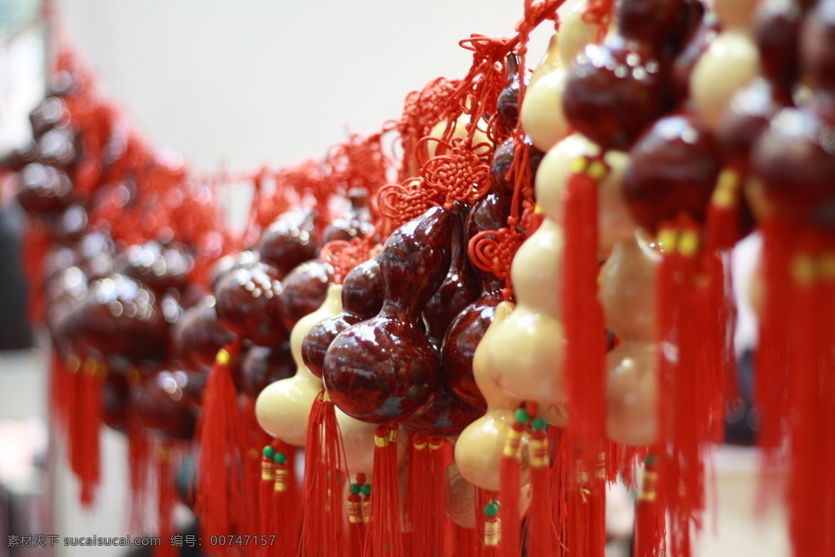 眼中的葫芦 葫芦 红色 红丝线 漂亮 虚化效果 会展 中国结 传统文化 文化艺术