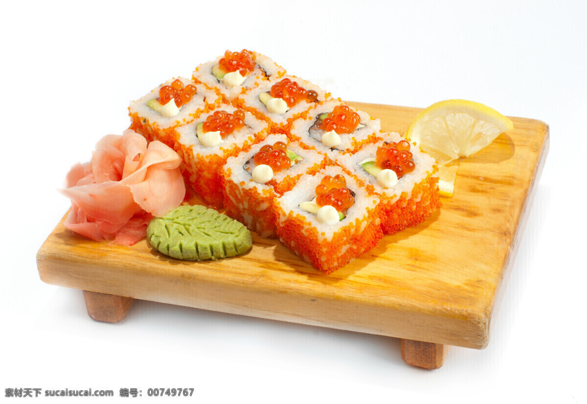 日本料理 食物 餐饮美食 美味 可口 糯米 寿司卷 鱼子酱 生鱼片 木板 外国美食