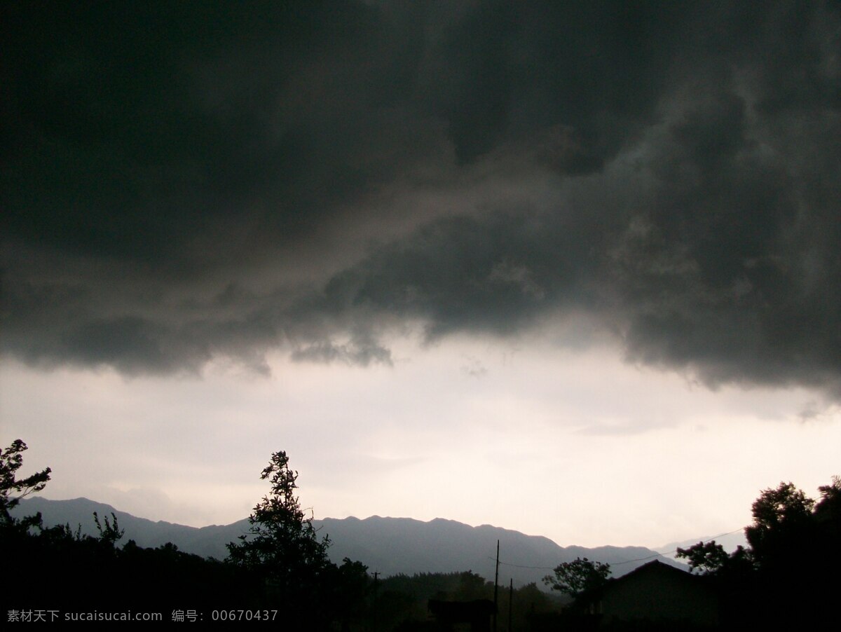 风起云涌 乌云 暴雨 村庄 房屋 山村 山野 风景 田园风光 自然景观