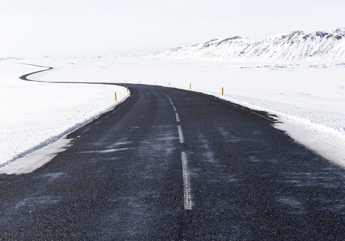 北国风光 公路 雪地 天空 道路 雪堆 积雪 素材天下 旅游摄影 人文景观