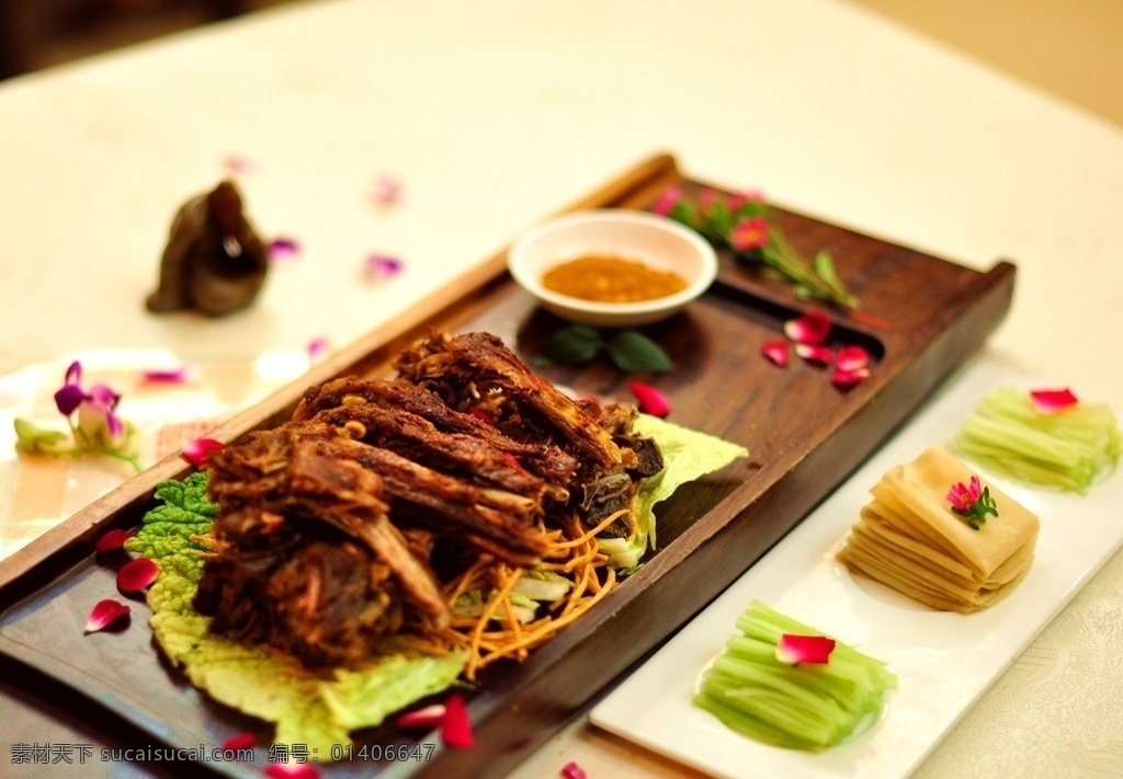 烤滩羊排 羊肉 盘子 菜 碗 传统美食 餐饮美食