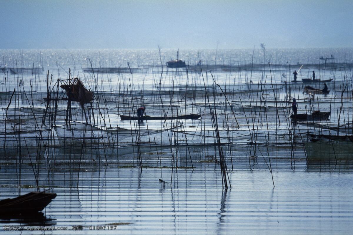 渔夫 海边 大海 渔场 养鱼池 船 精美照片 自然景观 山水风景