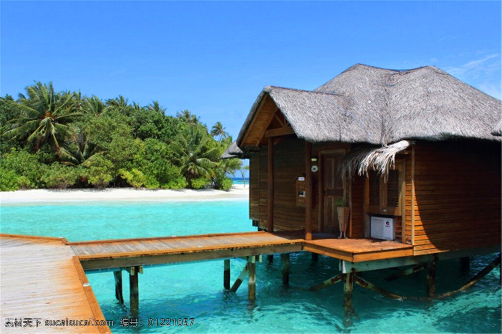 马尔代夫 度假 景色 海景 海边 大海 树木 蓝色海水 度假屋 茅草屋 木栈道