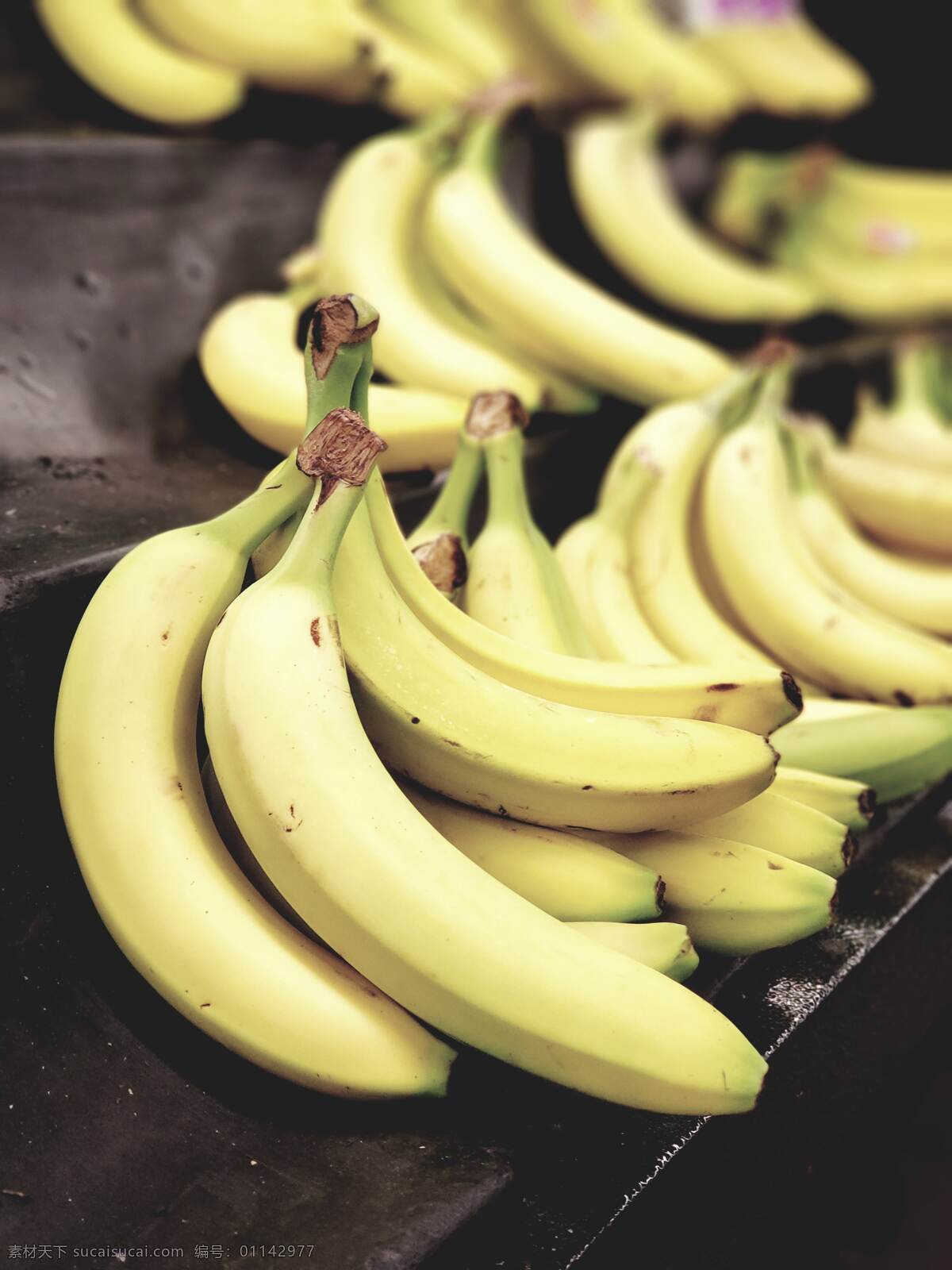 香蕉图片 香蕉 水果 果蔬 自然 新鲜 可口 健康 甜 特写 黄色 黑色 维生素 食物 餐饮美食 食物原料