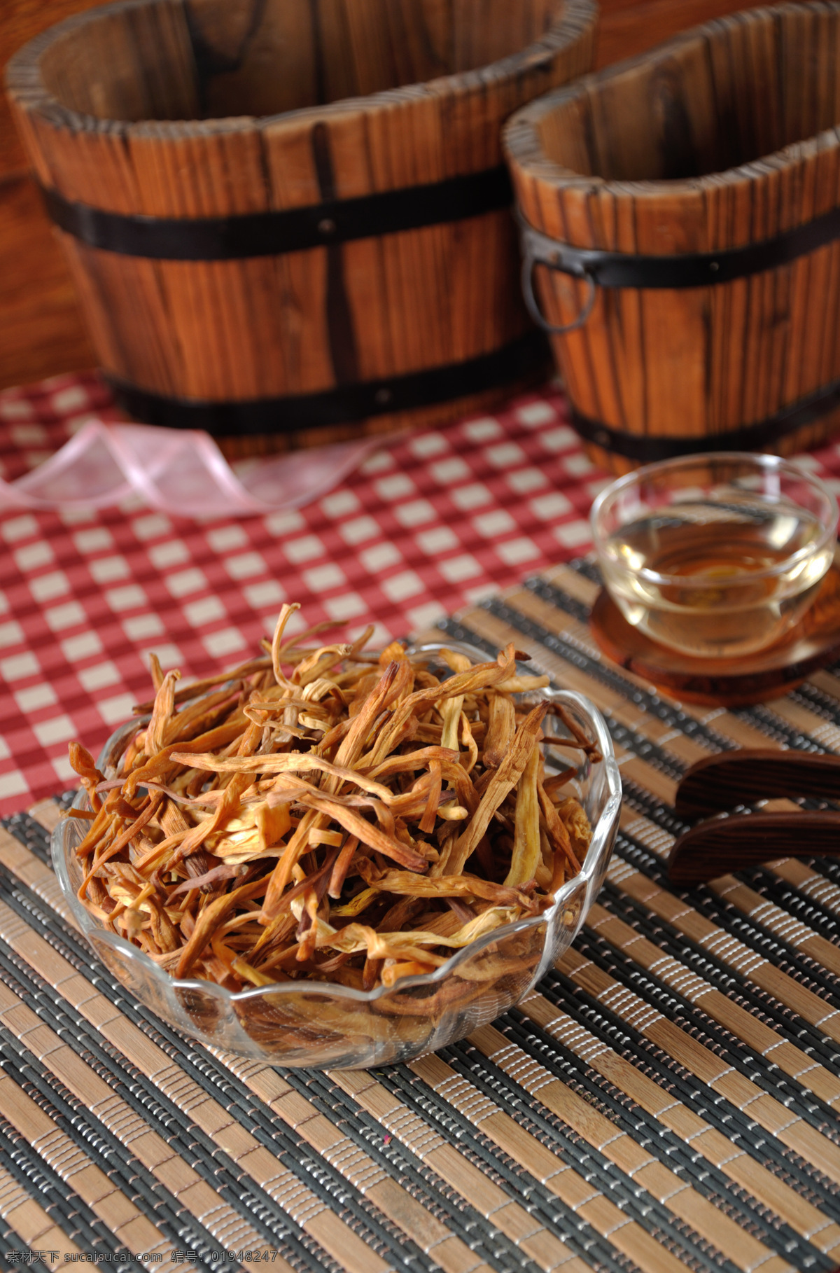 黄花菜 黄花菜干 干黄花菜 菜 传统食品 食材 农产品 杯子 干货 餐饮美食 传统美食 黑色