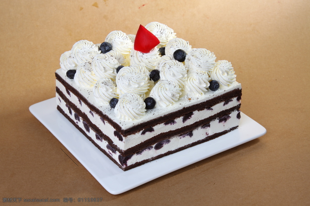方形蛋糕 西点 蛋糕 美食 方形 奶油 欧式 蓝莓 餐饮美食 西餐美食