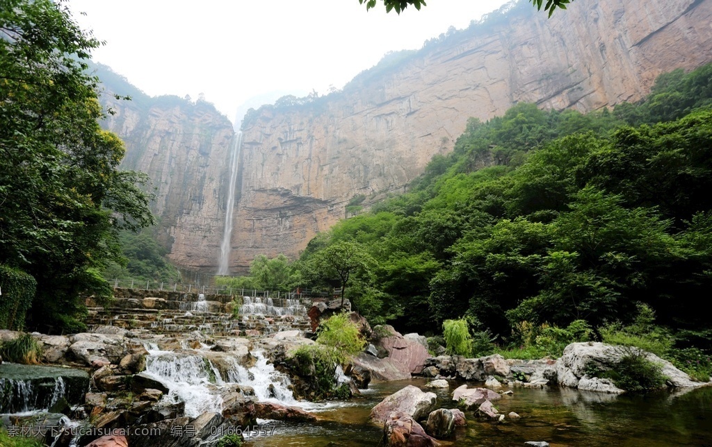 太行山风景 太行山 悬崖 峭壁 树林 树木 岩石 石板岩 绿色 摄影作品 自然景观 山水风景 旅游摄影 自然风景