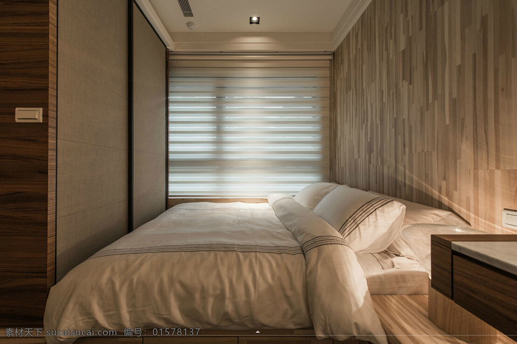 现代 卧室 小 壁灯 室内装修 效果图 木制背景墙 深色床头柜 卧室装修