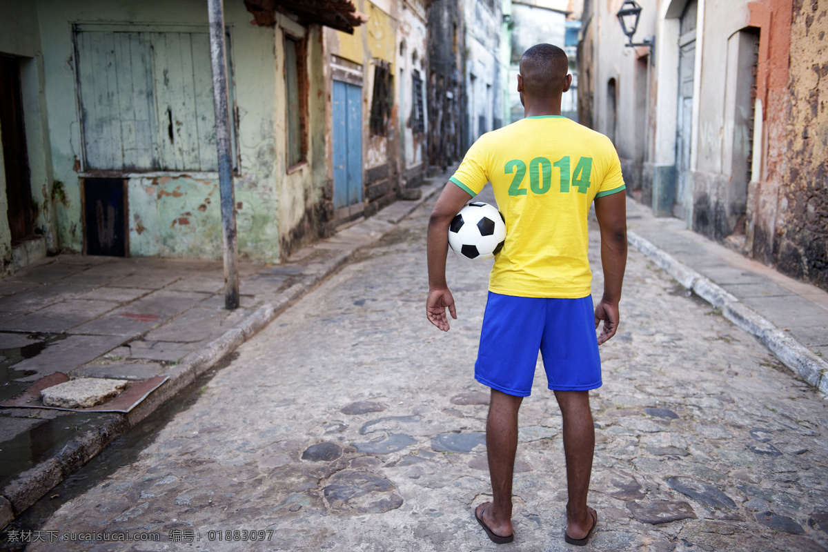 2014 世界杯 运动员 足球 体育运动 抱球的人图片 生活百科