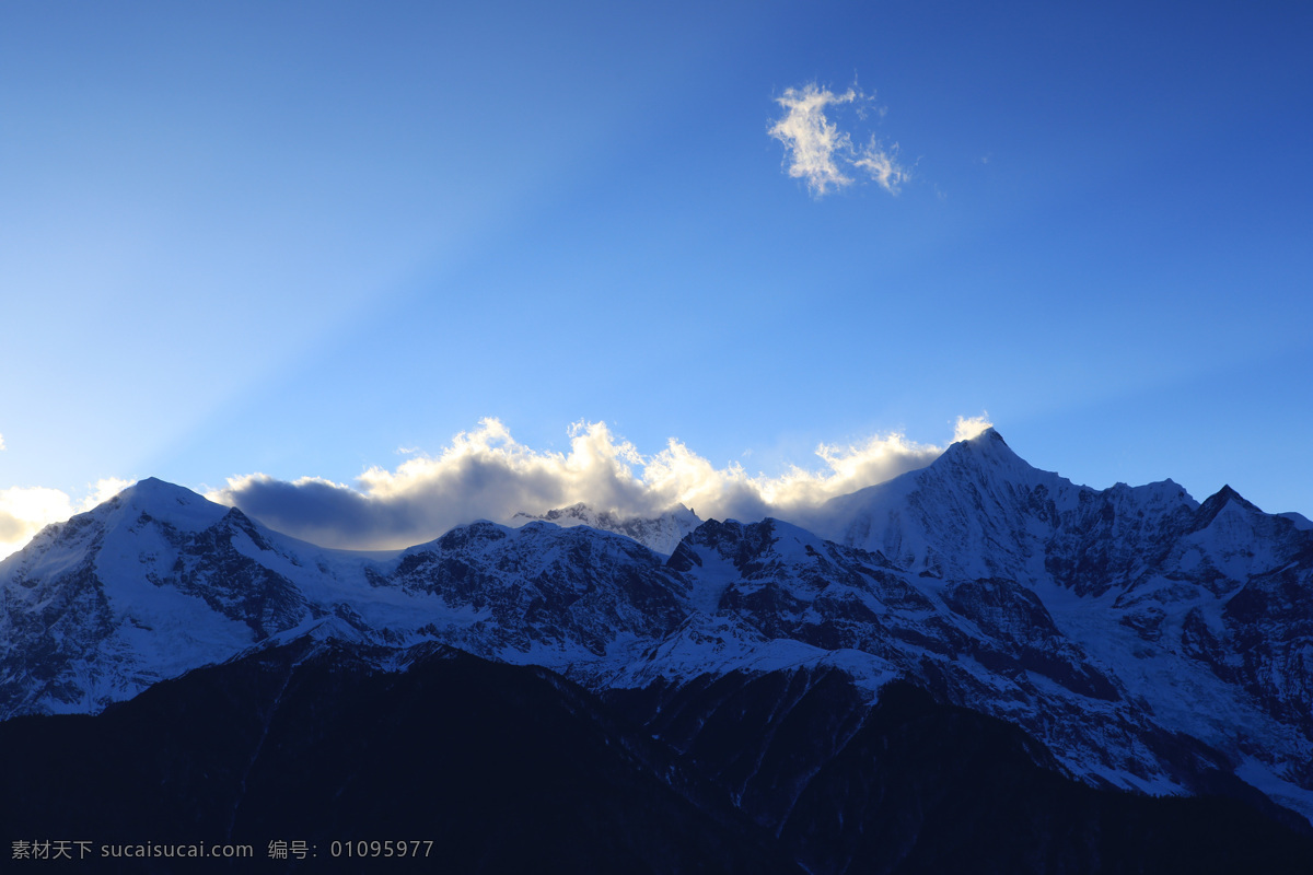 梅里雪山 雪山 高原雪山 高原 神山 云南 香格里拉 自然风光 旅游摄影 国内旅游