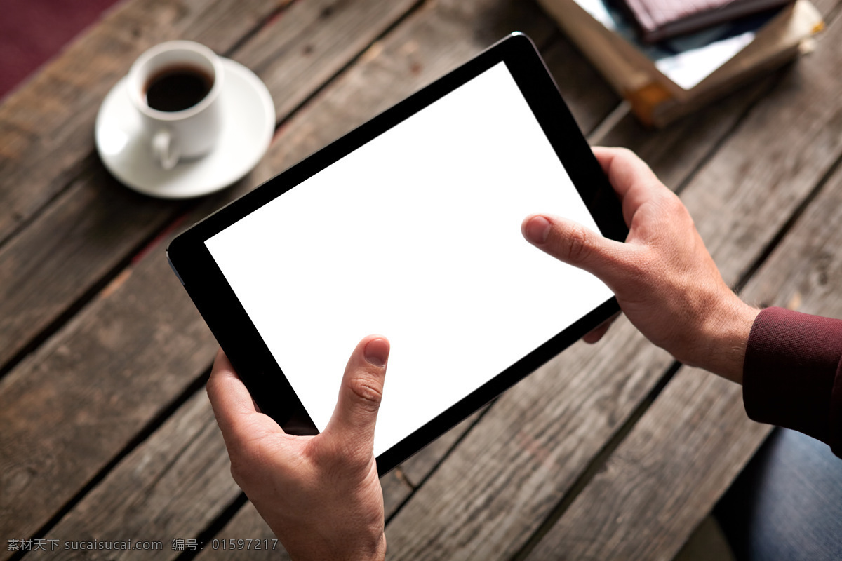 平板电脑 玩游戏 手势 玩 ipad 点击触控 苹果电脑 办公电脑 办公用品 通讯网络 现代科技