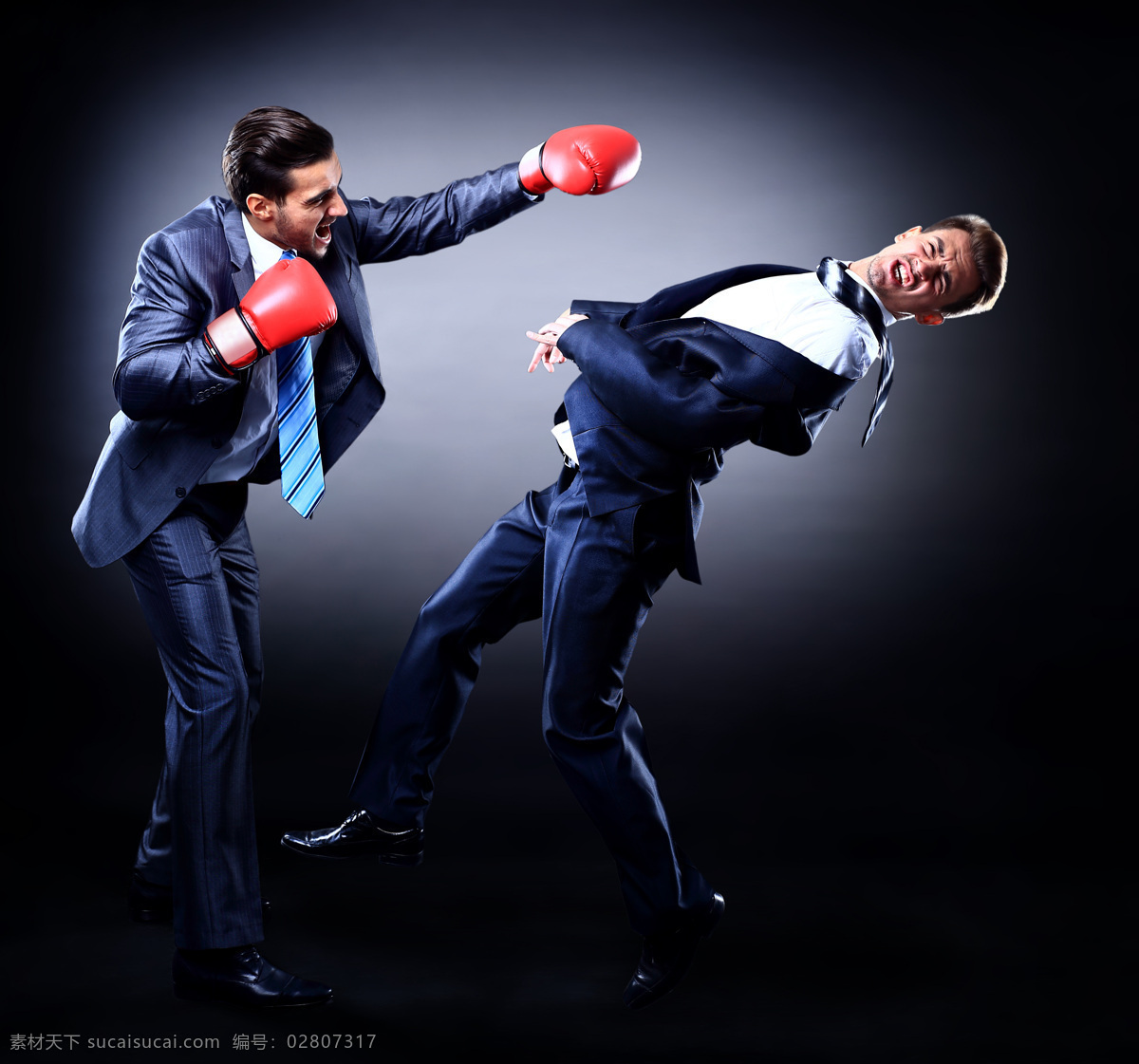 打拳 击 两个 外国 男人 外国人物 运动 拳击 现代商务 商务金融