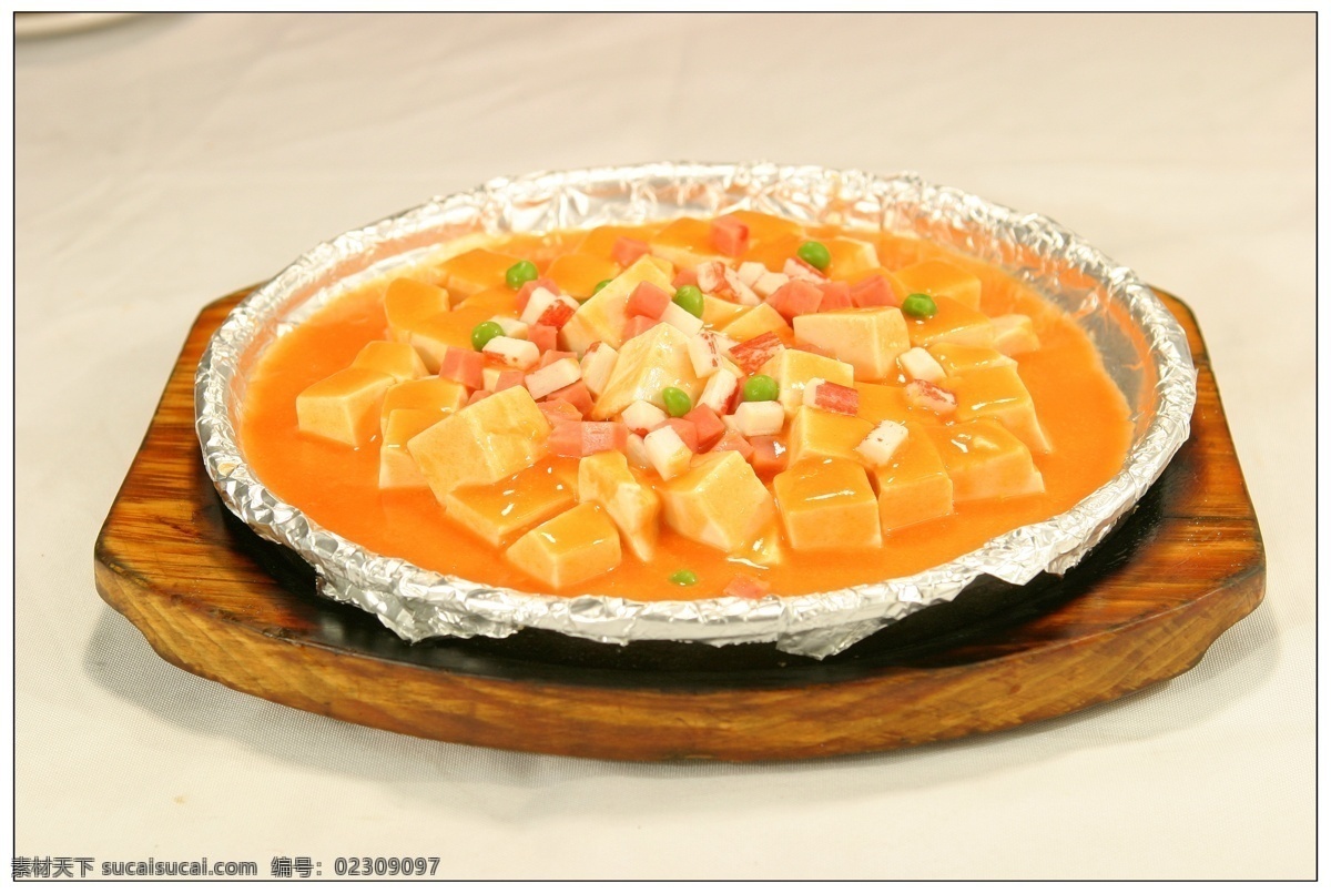 铁板蟹黄豆腐 铁板蟹黄 铁板 豆腐 铁板蟹 黄豆腐 川菜 湘菜 家常菜 开胃凉菜 凉菜 美食 炒菜 传统美食 特色菜 菜 餐饮美食