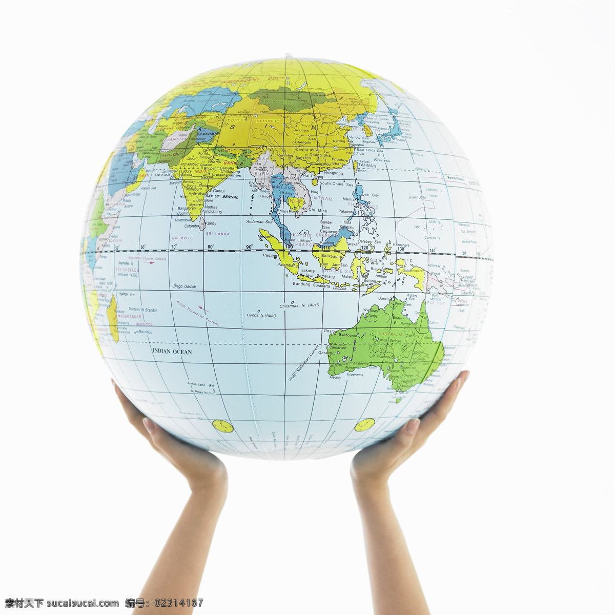 地球仪 手捧地球仪 托起地球仪 地球模型 商务合作 沟通交流 全球合作 全球商务合作 绿色地球 手势表达 其他人物 人物图库