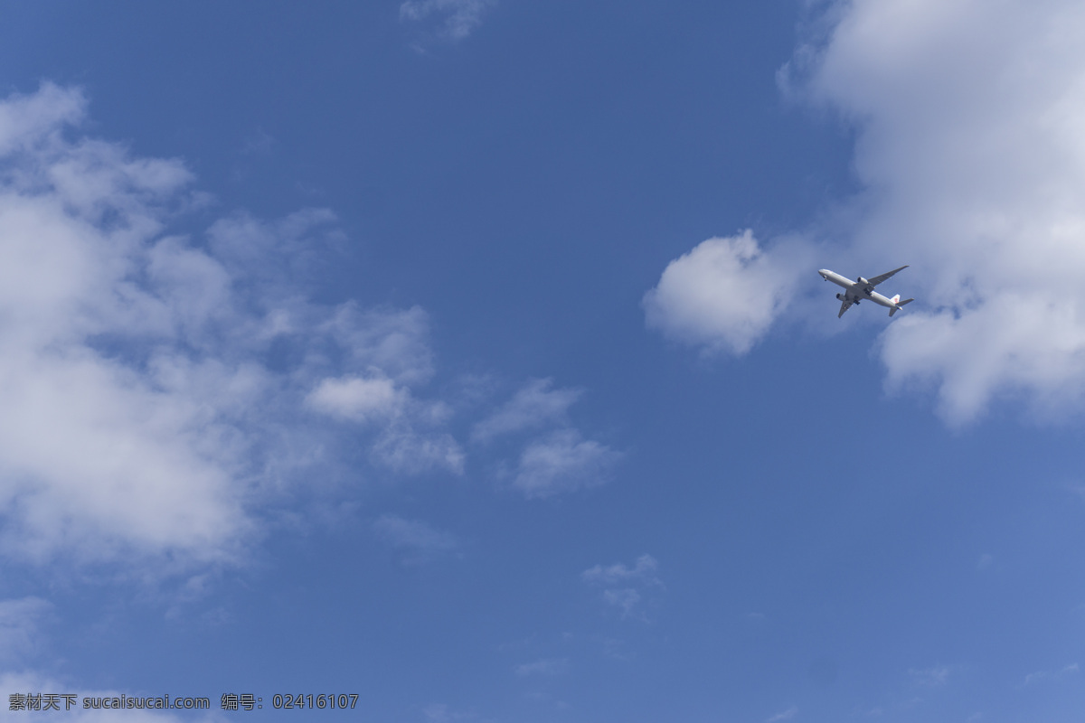 白云飞机 白云 飞机 蓝天 天空 晴朗的天空 上空 飞机翱翔 云朵 特写 旅游摄影 国内旅游