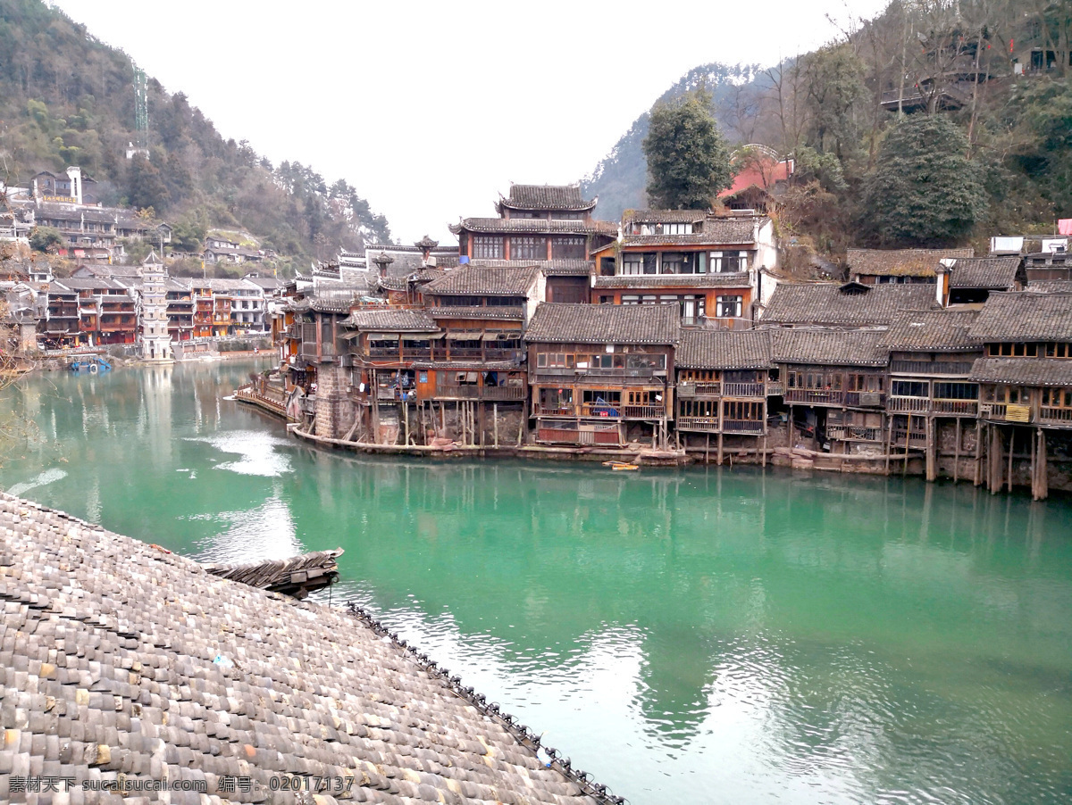 沱江美景 凤凰古城 湘西 湖南凤凰城 古城 沱江 江景 背景 古建筑 古街景 吊脚楼 清澈的沱江 旅游摄影 自然风景