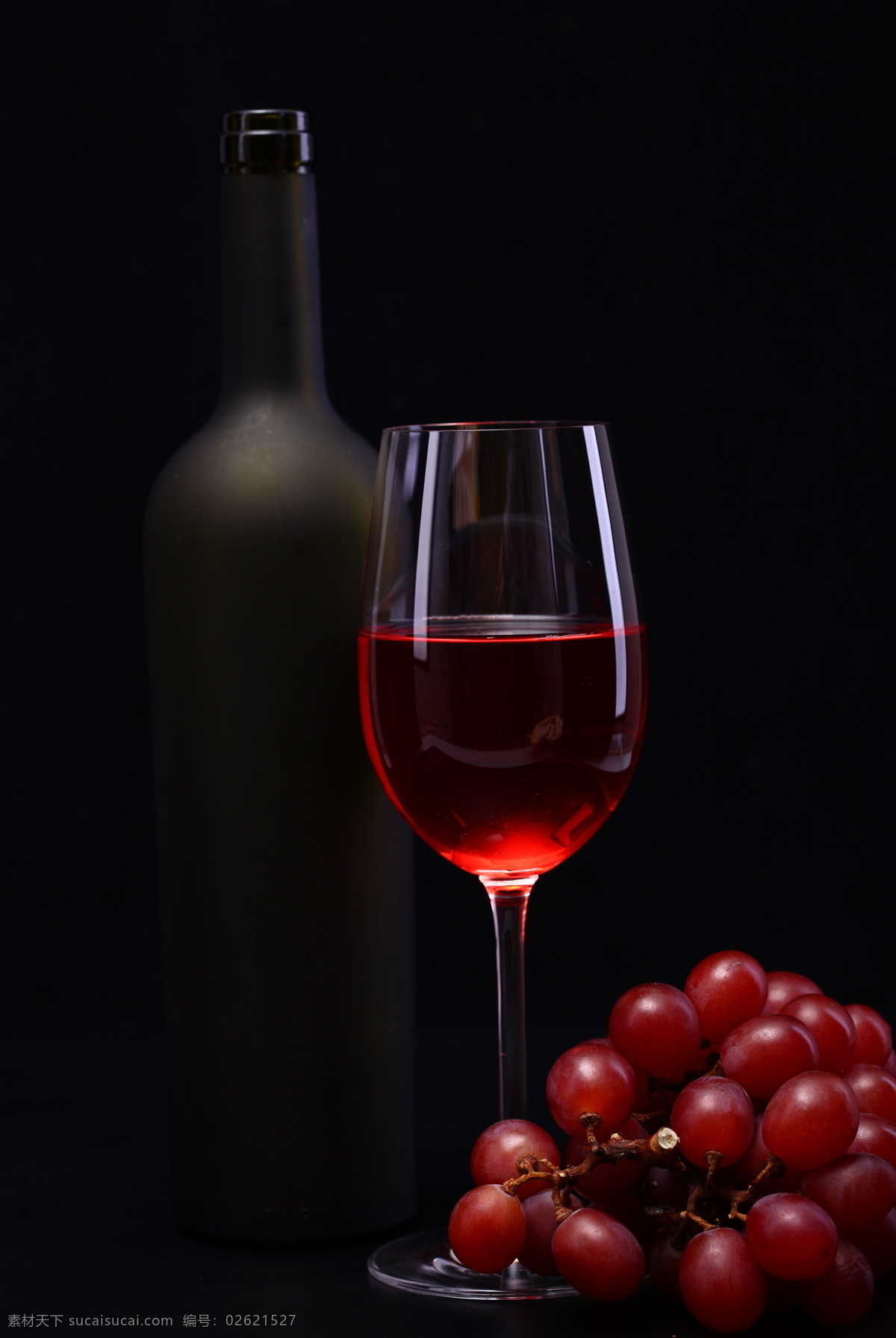 葡萄酒 红提 水果写真 水果图库 高清图片 水果 摄影图片 红酒 新鲜葡萄 玻璃杯 提子 酒类图片 餐饮美食