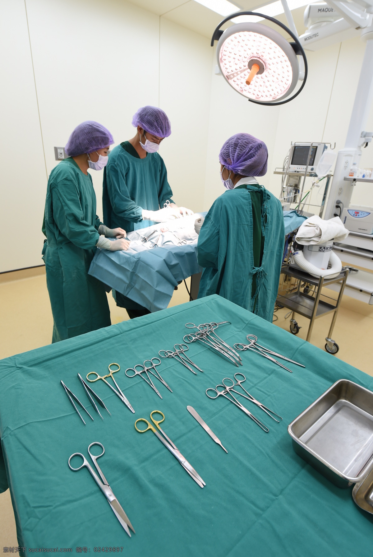 手术室 里 做 手术 医生 做手术 医疗护理 手术医生 外科医生 护士 天使 医务人员 职业人物 现代科技