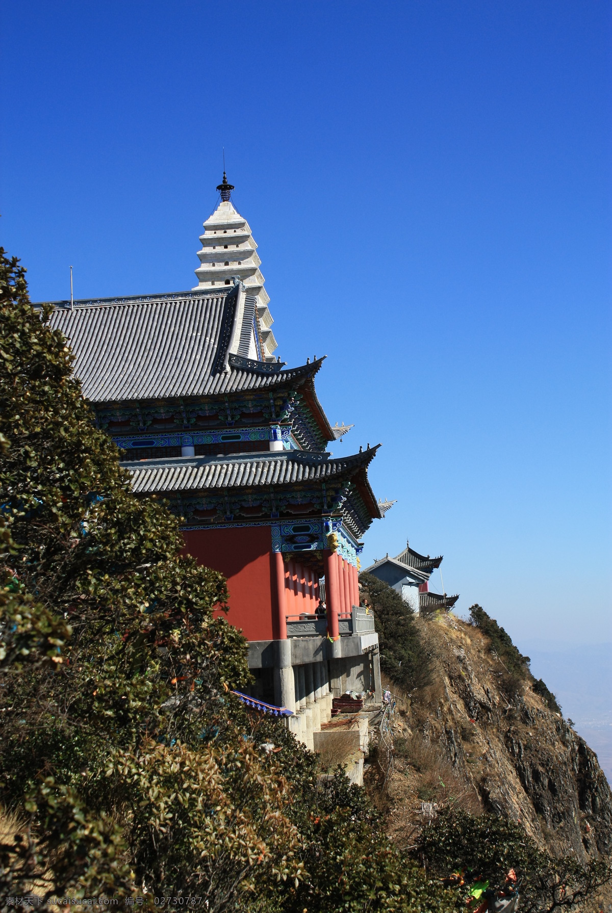 鸡足山 金鼎寺 寺院 山峰 蓝天 植物 国内旅游 旅游摄影